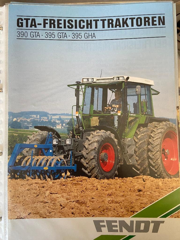 Tractorfolders, Ophalen of Verzenden, Zo goed als nieuw, Folder