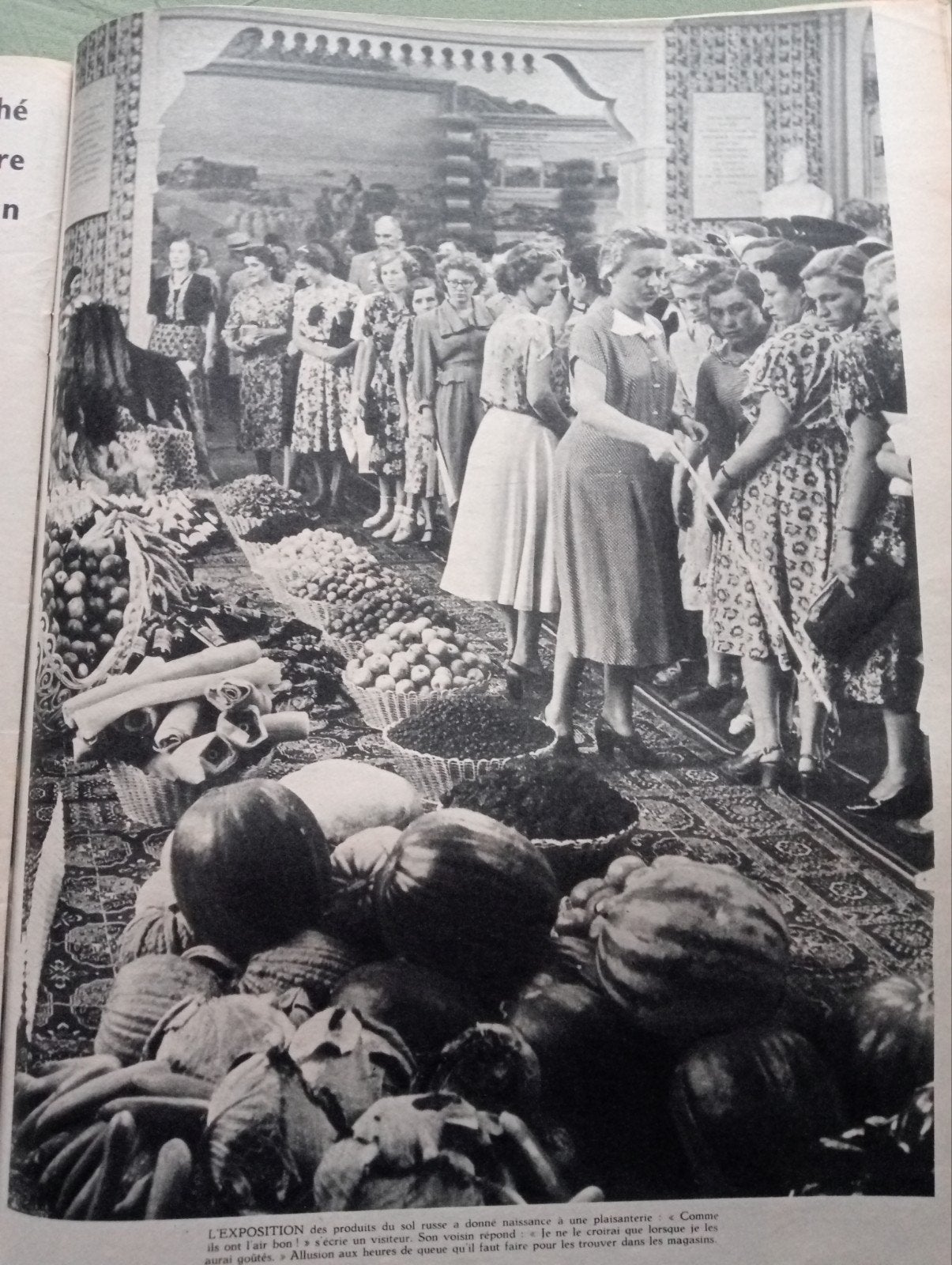 Paris Match N306 - Le Peuple Russe - Zeer Redelijke Staat, Ophalen of Verzenden, Gelezen, Overige typen