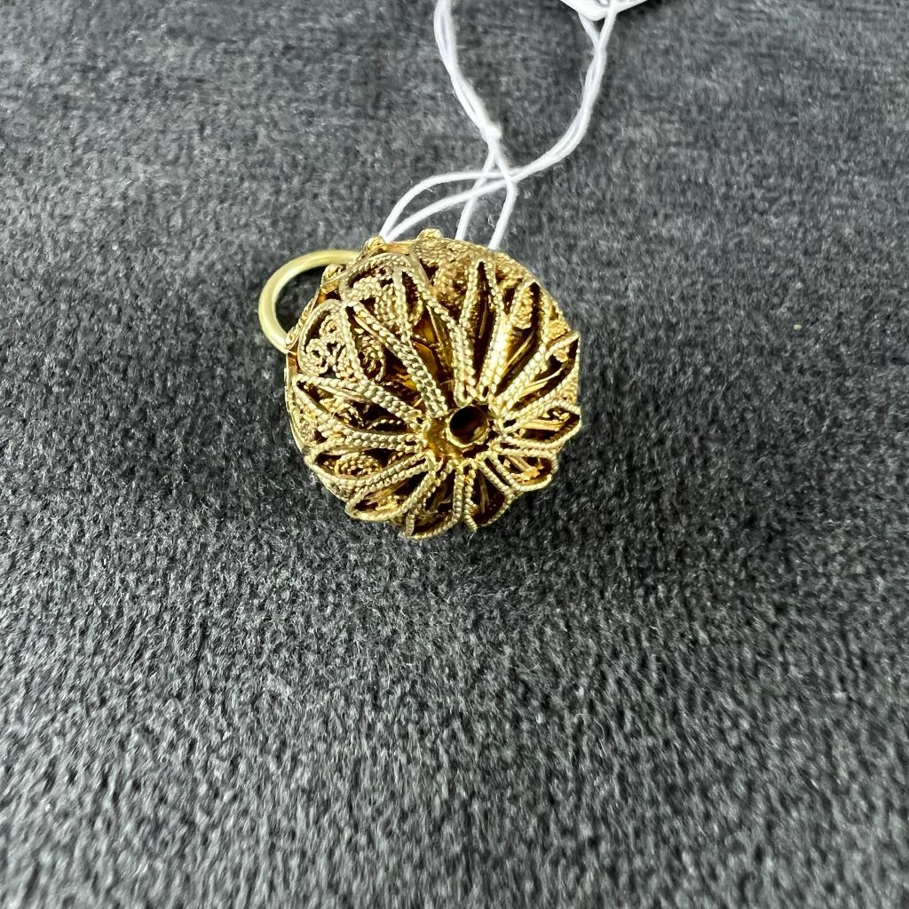 Gouden Hanger Bal Filligrain | 14k | 3,38g | 404763, Gebruikt, Overige voorstellingen, Ophalen of Verzenden, Goud