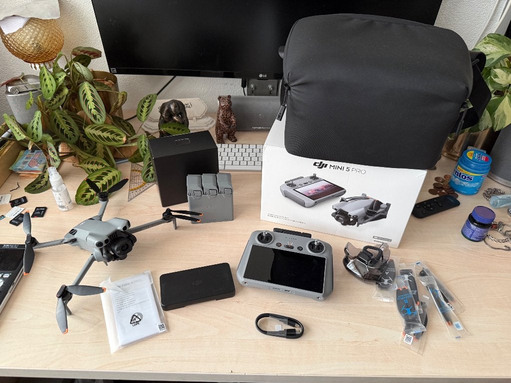 DJI mini 5 pro fly more combo + smart controller, Ophalen of Verzenden, Zo goed als nieuw