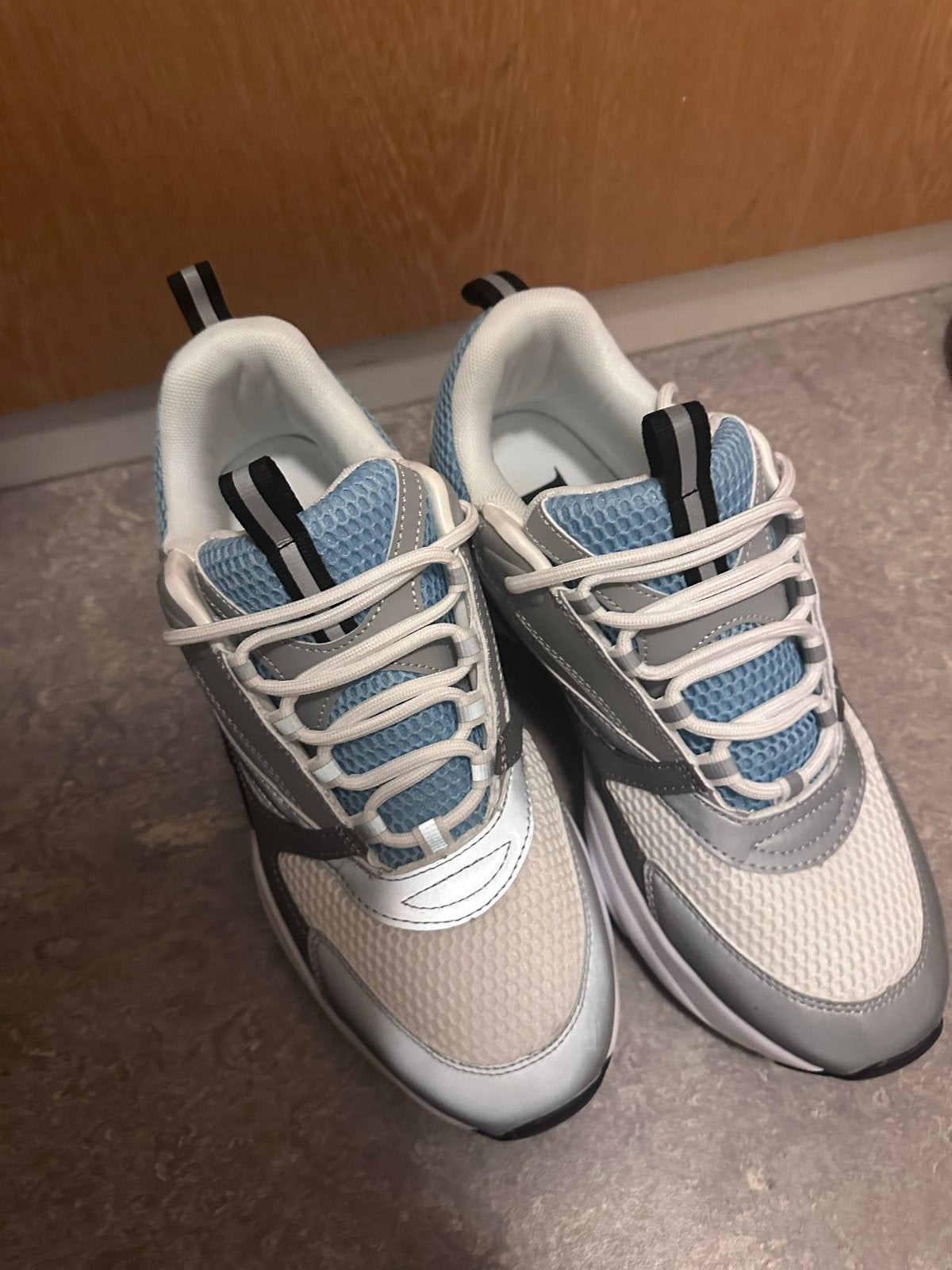 Dior Sneakers - Zo goed als nieuw, Ophalen of Verzenden, Zo goed als nieuw, Wit, Sneakers of Gympen