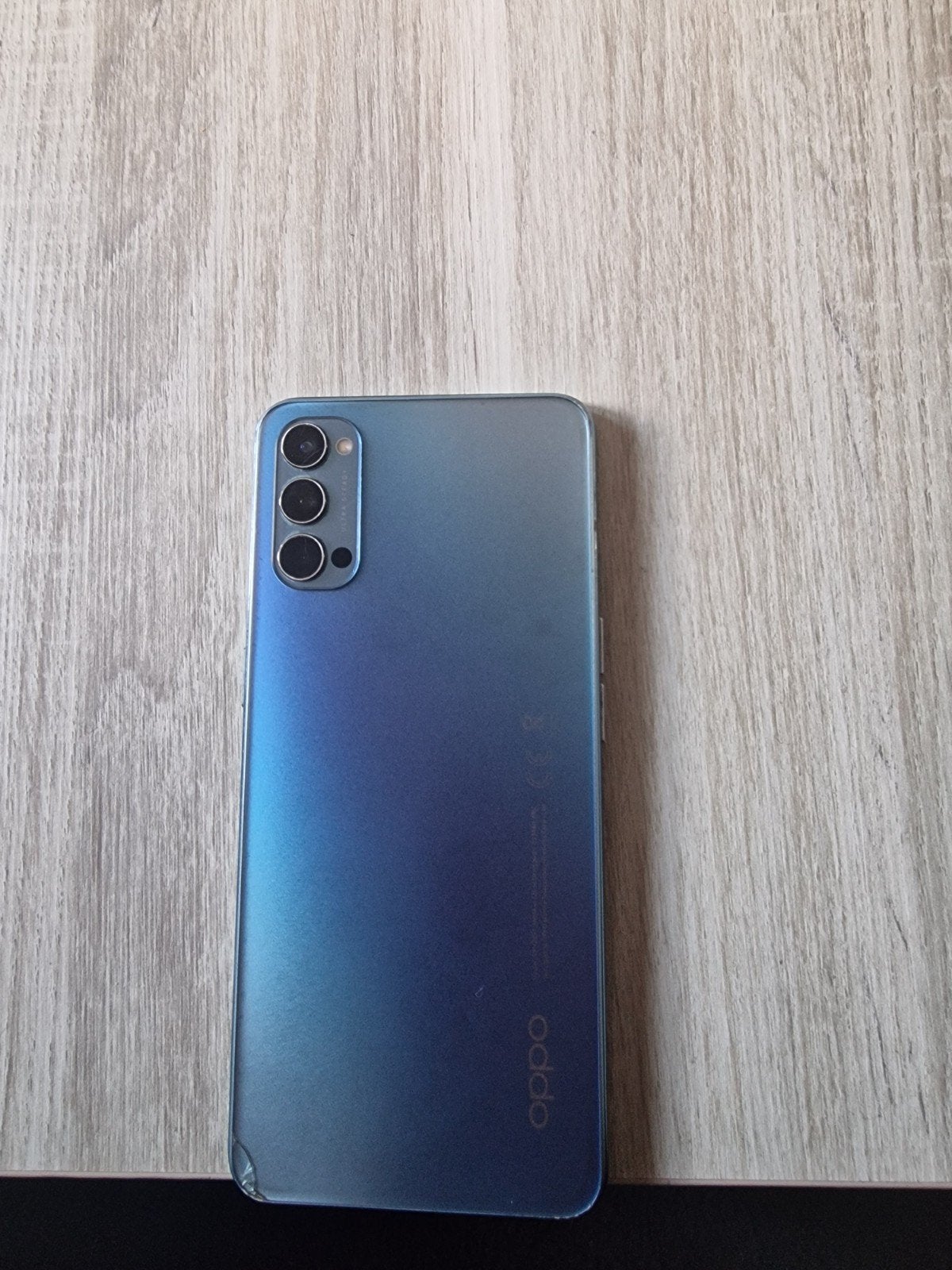 OPPO telefoon met klein barstje gaat niet aan, verder netjes, Ophalen, Gebruikt