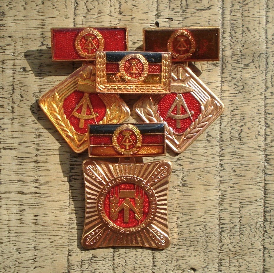 Duitsland - DDR lotje met 4 medailles/speldjes, -, -, Overige soorten, Lintje, Medaille of Wings