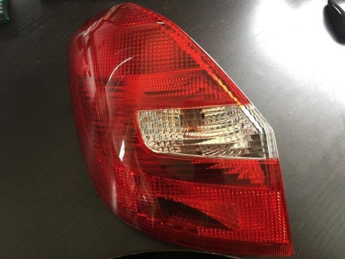 Achterlicht links van een Skoda Fabia, Auto-onderdelen, Gebruikt, -, -, Skoda
