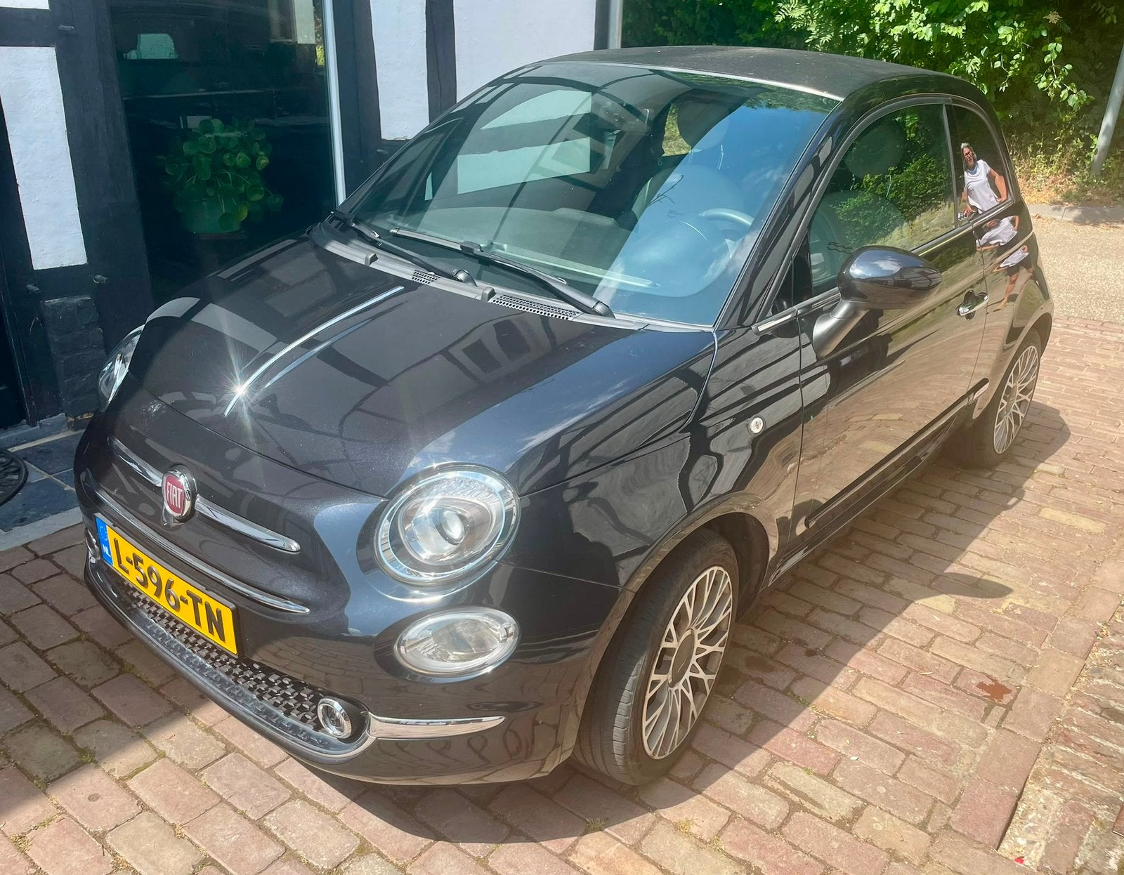 Fiat 500 1.2 69pk Start & Stop Dualogic 2020 Zwart, 40 €/maand, 1242 cc, 4 cilinders, 4 stoelen