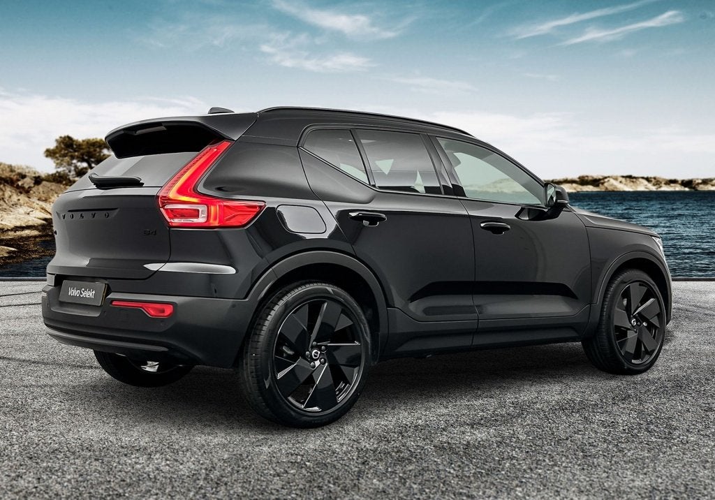 Volvo XC40 B4 197PK Plus Dark| 360Camera| Trekhaak| Adap.Cru, Auto's, Automaat, Dealer onderhouden, 1588 kg, Gebruikt