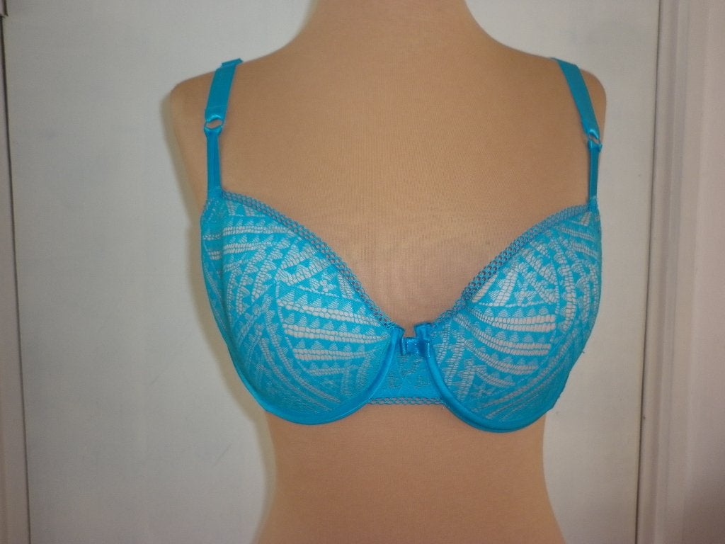 beugelBh maat  80D    voorgevormde cups  merk  Chantelle , Verzenden, Blauw, BH