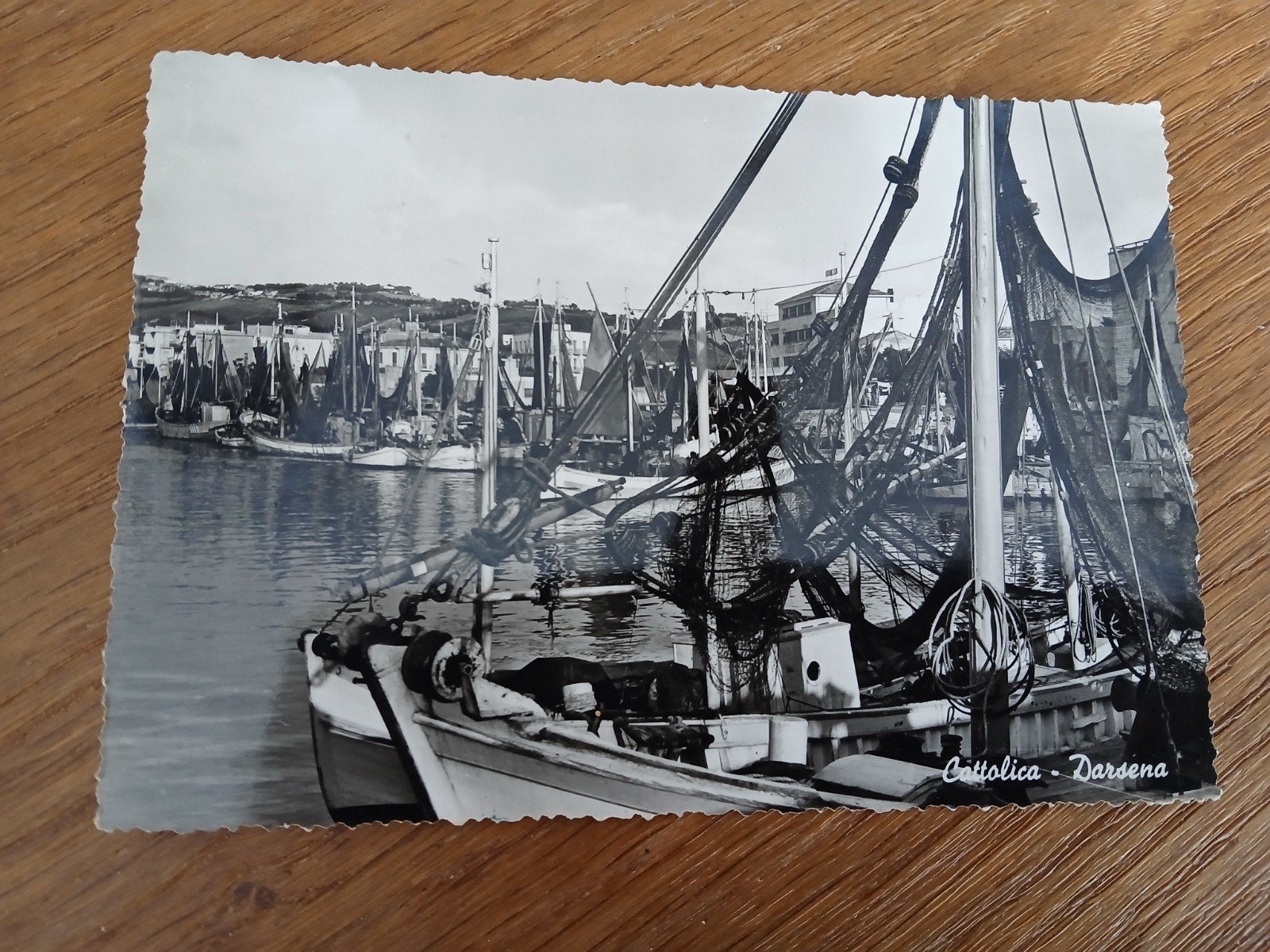 Ansichtkaart Cattolica Darsena, Italië (1953), Ophalen of Verzenden, 1940 tot 1960, Gelopen, Italië