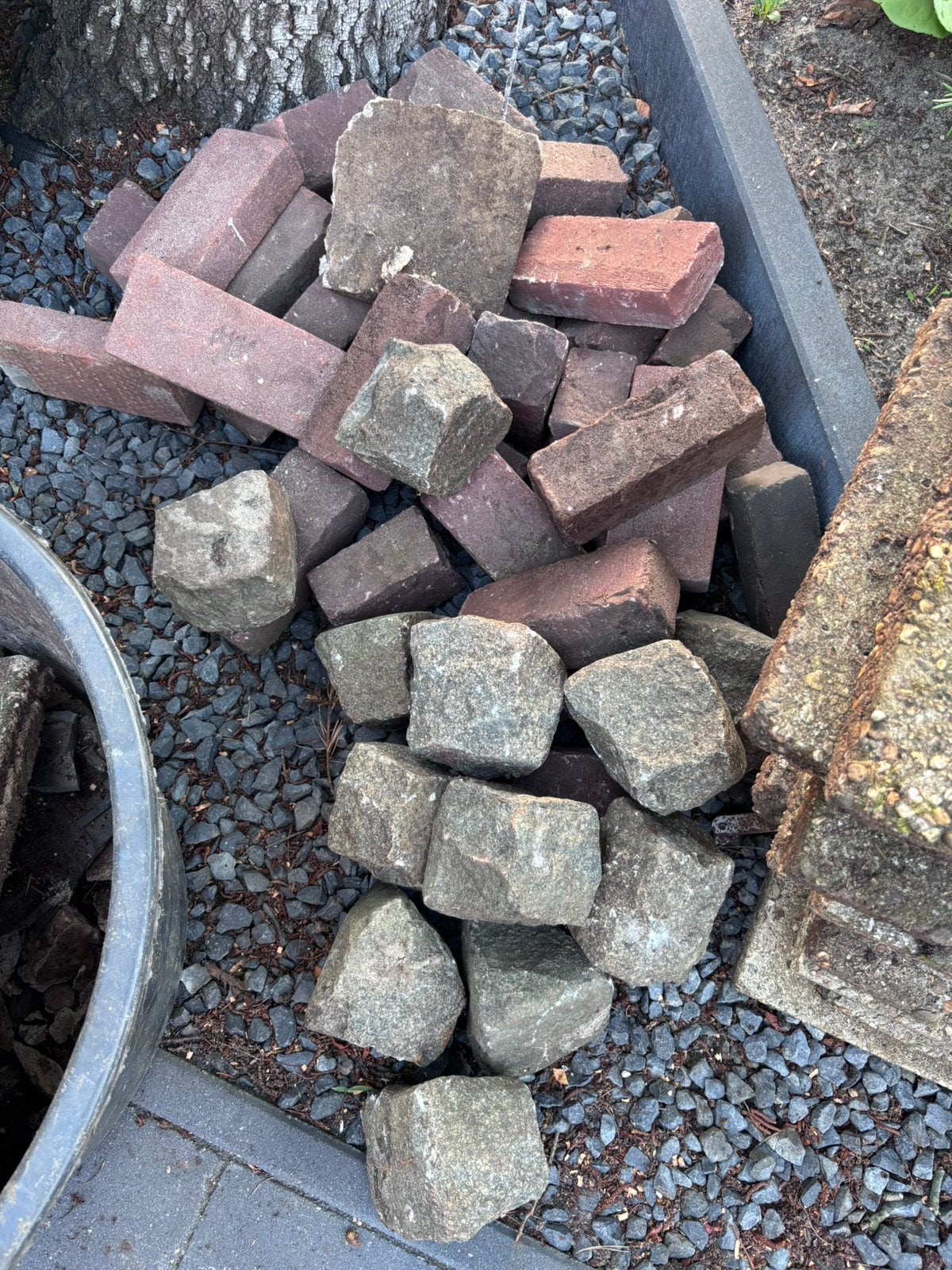 GRATIS: stenen en hout, Ophalen, Zo goed als nieuw