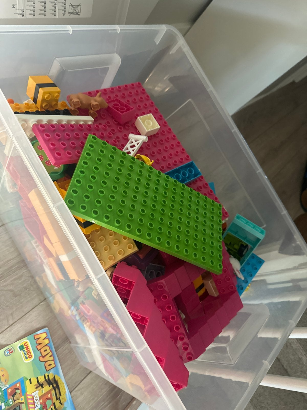 Grote IKEA bak vol Duplo met meiden- en Maya de Bij huis, Kinderen en Baby's, Ophalen, Gebruikt, Duplo, Losse stenen