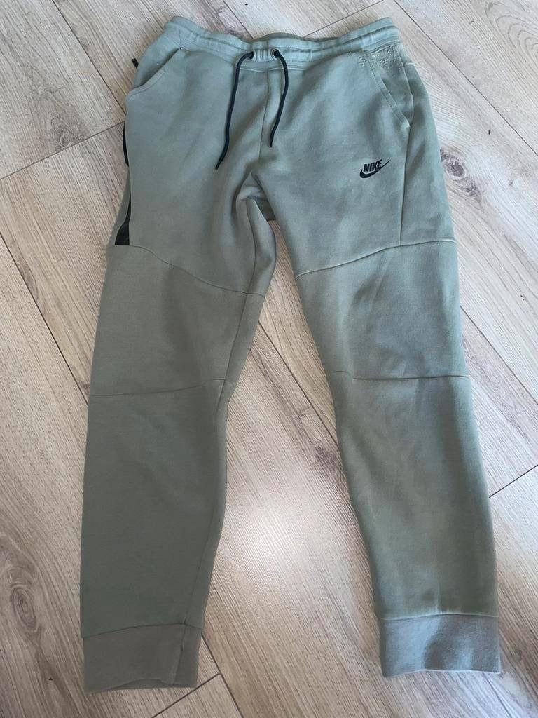 Nike tech fleece l groen grijs broek pants, Kleding | Heren, Maat 52/54 (L), Verzenden, Nike, Gedragen