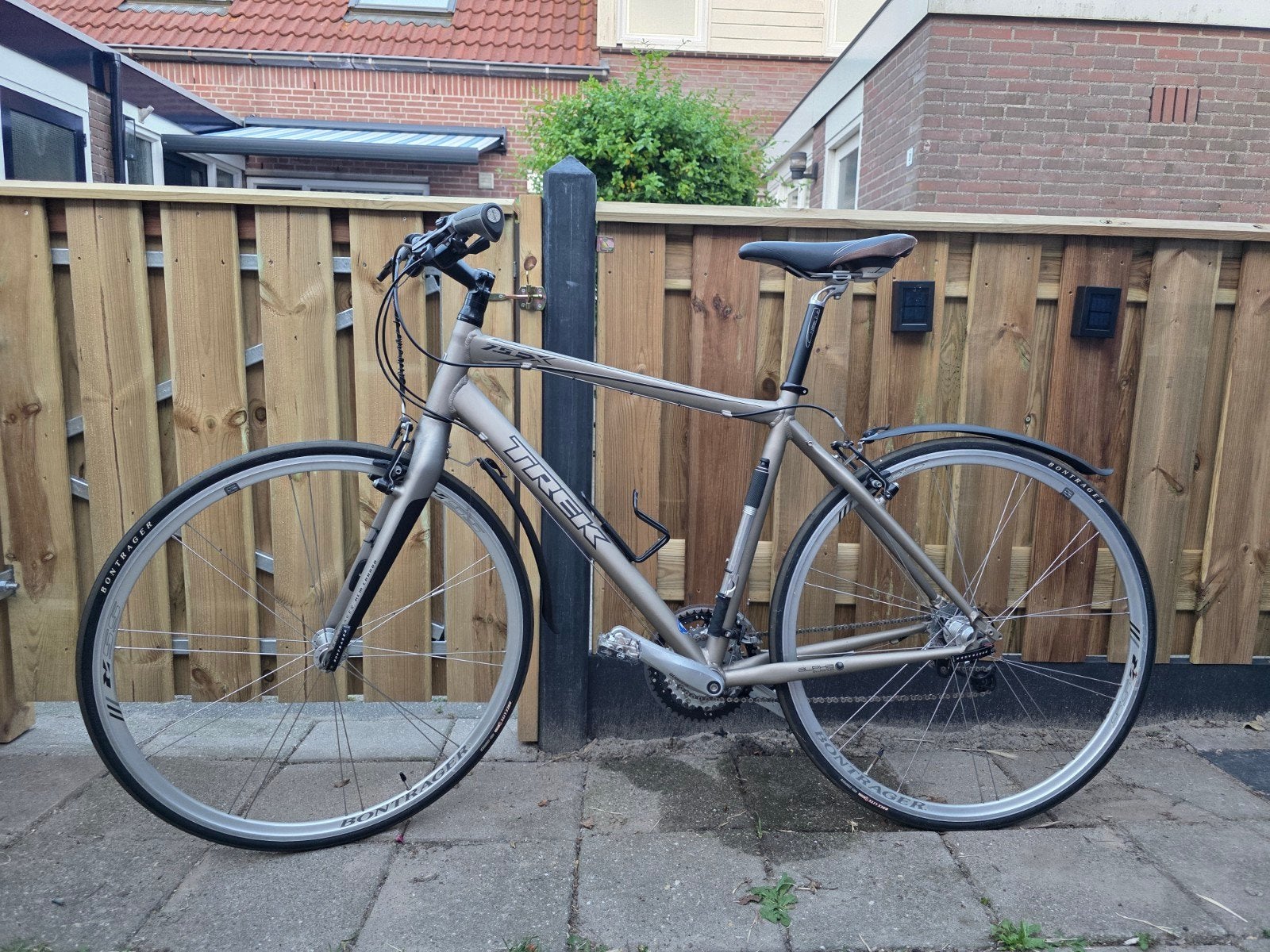 Trek 7.5 FX Hybride Fiets - Goede Staat, 28 inch, Velgrem, Zo goed als nieuw, Meer dan 20 versnellingen
