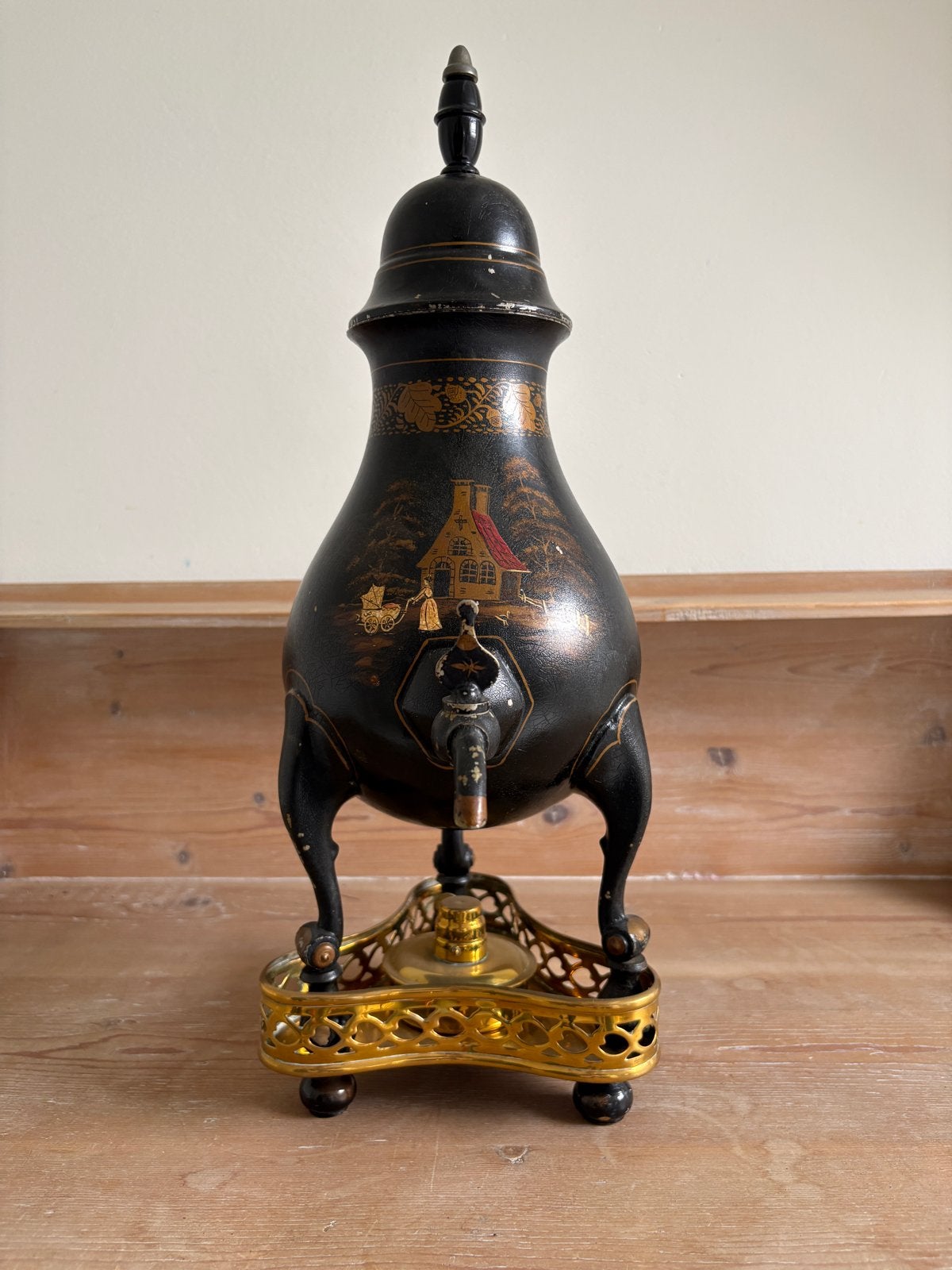 Antieke Groningse tinnen koffiekan met kraan en decoratie, Antiek en Kunst, Ophalen