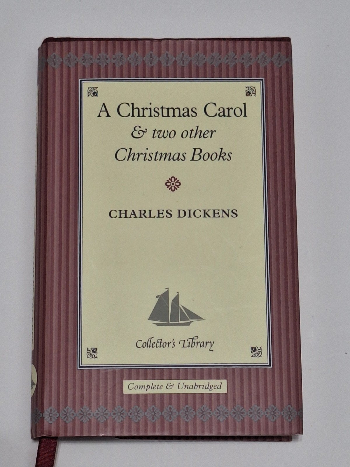 A Christmas Carol & two other books - Charles Dickens, Ophalen of Verzenden, Zo goed als nieuw, Charles Dickens
