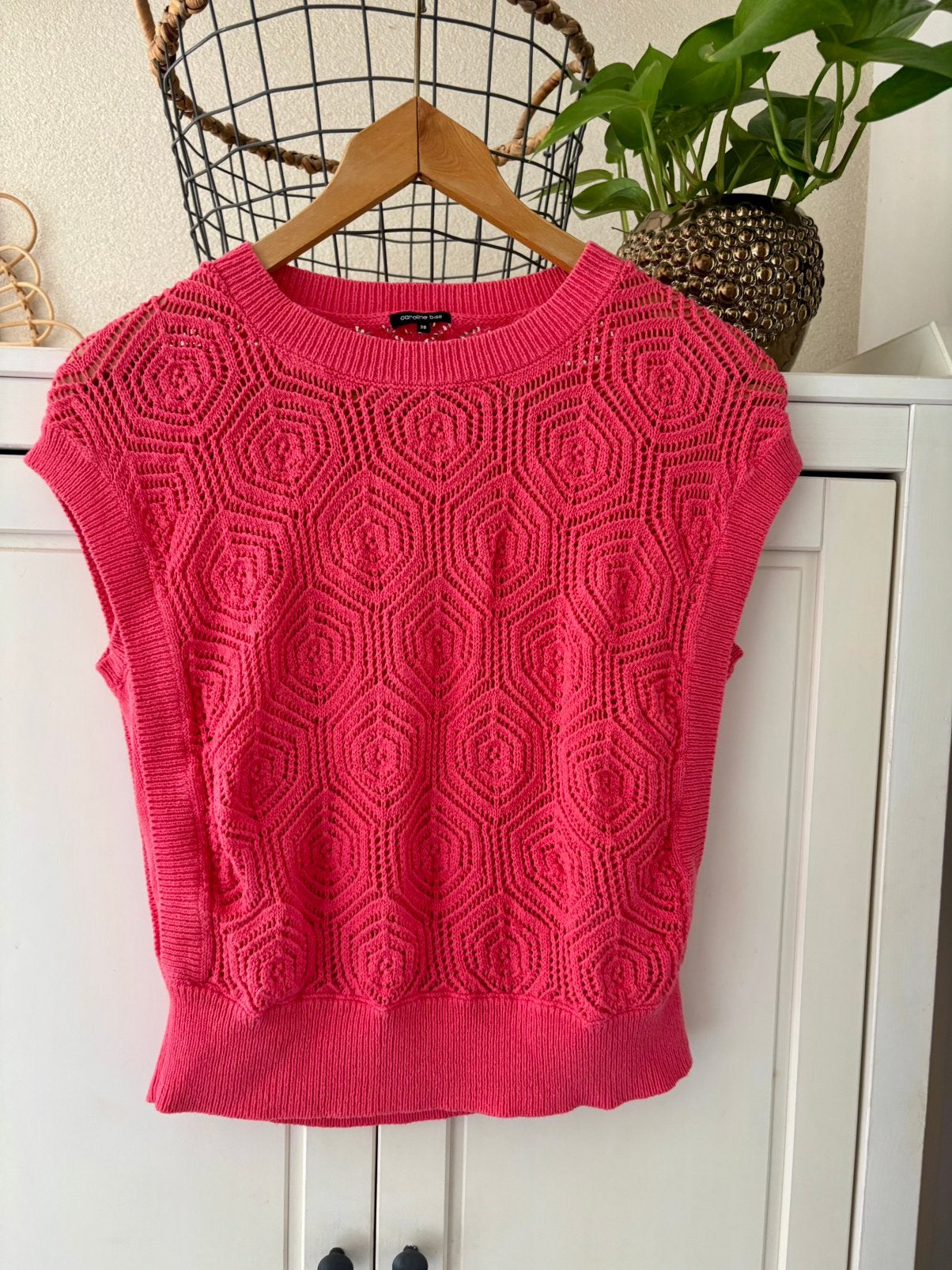Caroline Biss spencer maat 38, Kleding | Dames, Truien en Vesten, Ophalen of Verzenden, Zo goed als nieuw, Maat 38/40 (M), Roze