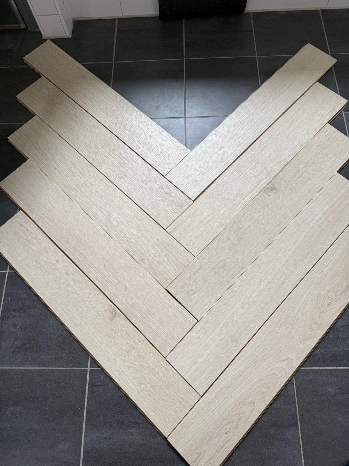 Visgraat kliklaminaat 40 m² inclusief ondervloer, Ophalen, Beige, Zo goed als nieuw, 25 tot 50 m²