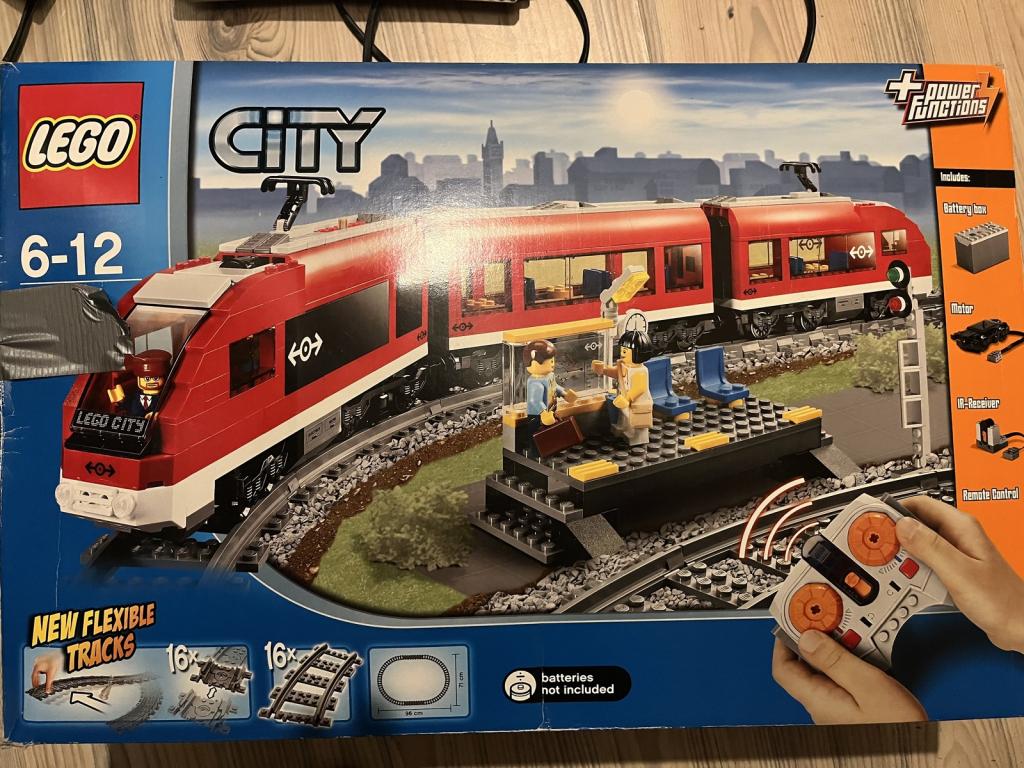 LEGO City Passagierstrein met extra rail en wissels 7938, City, Ophalen of Verzenden, Zo goed als nieuw, LEGO.com/contact