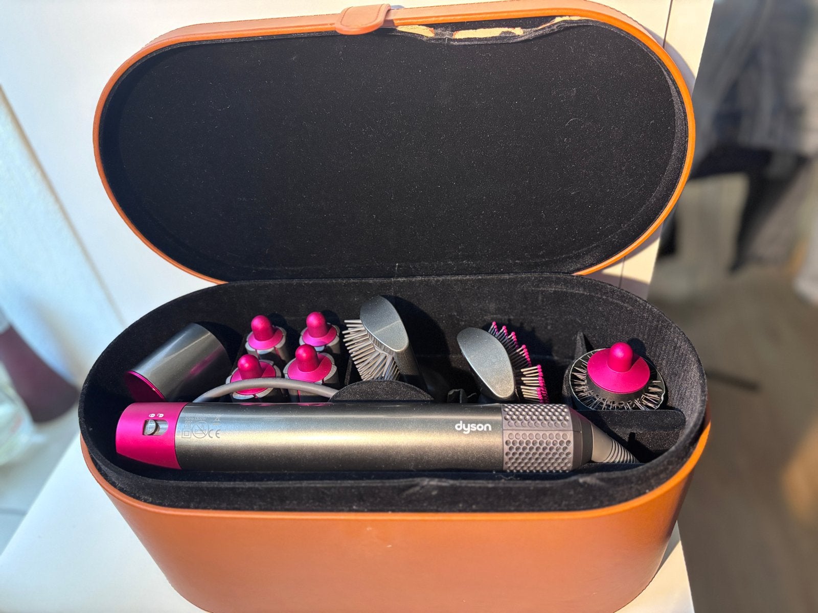 Dyson Airwrap Complete met luxe opbergcase, Sieraden, Tassen en Uiterlijk, Ophalen, Zo goed als nieuw, Föhn of Haardroger