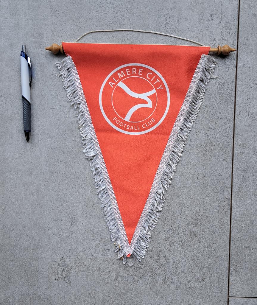 vaantje Almere City FC, Ophalen of Verzenden, Zo goed als nieuw, Overige binnenlandse clubs, Vaantje of Sjaal