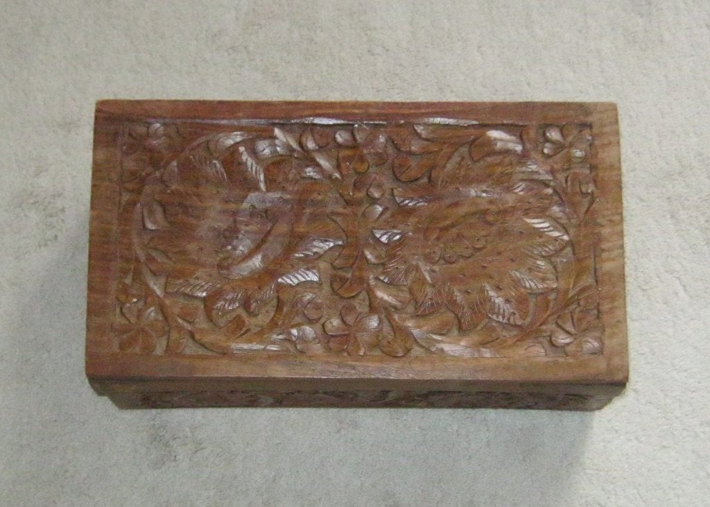 Oude handgemaakte sigarenkist met prachtig houtsnijwerk., Ophalen of Verzenden