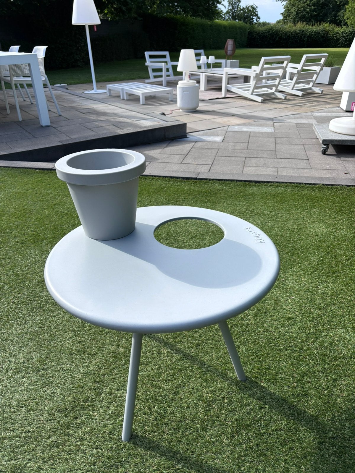 Fatboy Bakkes design tafeltje licht grijs, Ophalen, Zo goed als nieuw, Rond, Aluminium