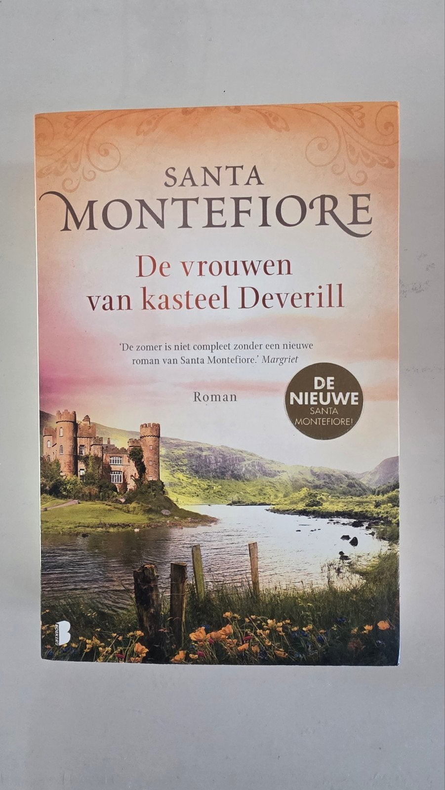 De vrouwen van kasteel Deverill - Santa Montefiore, Ophalen of Verzenden, Zo goed als nieuw, Santa Montefiore, Europa overig
