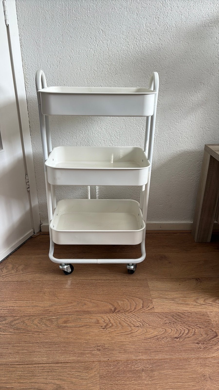 Ongebruikte trolly op wielen., Ophalen, Zo goed als nieuw
