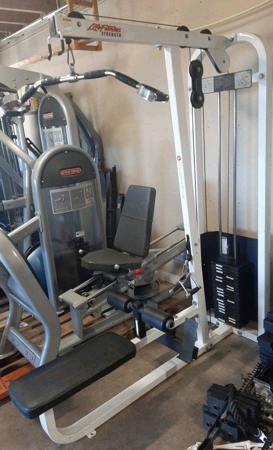 life fitness lat pull down/low row 2 in 1, Sport en Fitness, Fitnessmaterialen, Ophalen of Verzenden, Benen, Overige typen