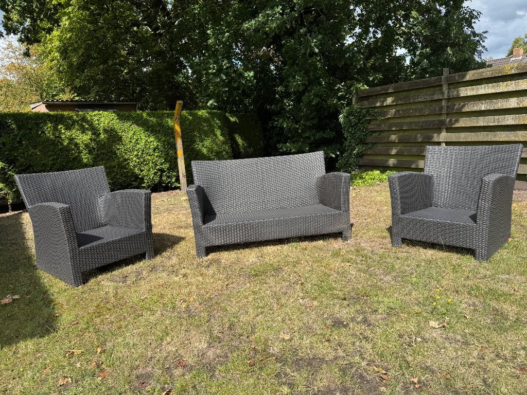 Lounge set bank en twee stoelen, 5 zitplaatsen, Kunststof, Gebruikt, Ophalen of Verzenden