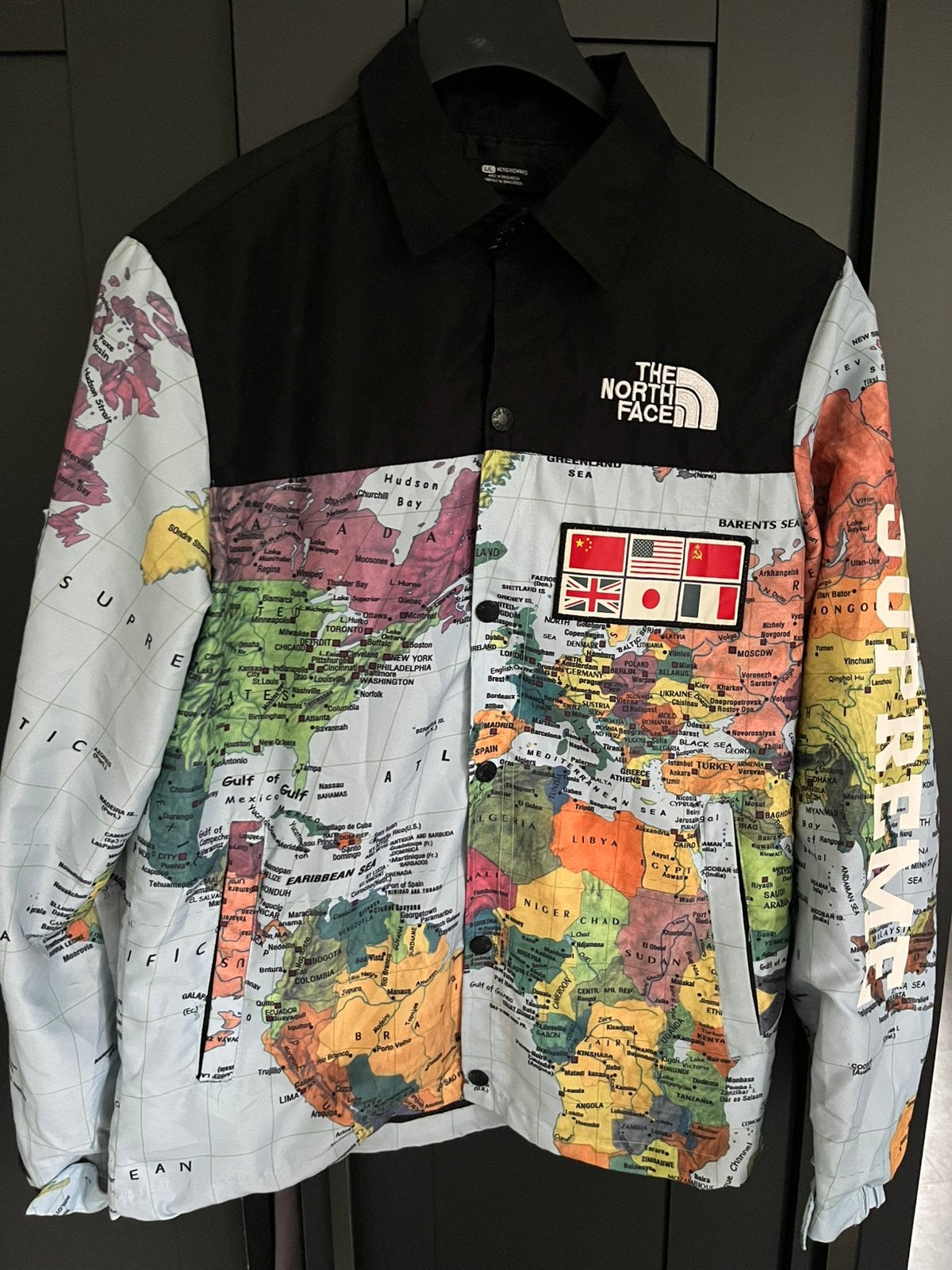 The north face supreme jasje maat large, Ophalen of Verzenden, Zo goed als nieuw, Maat 52/54 (L), Meerkleurig