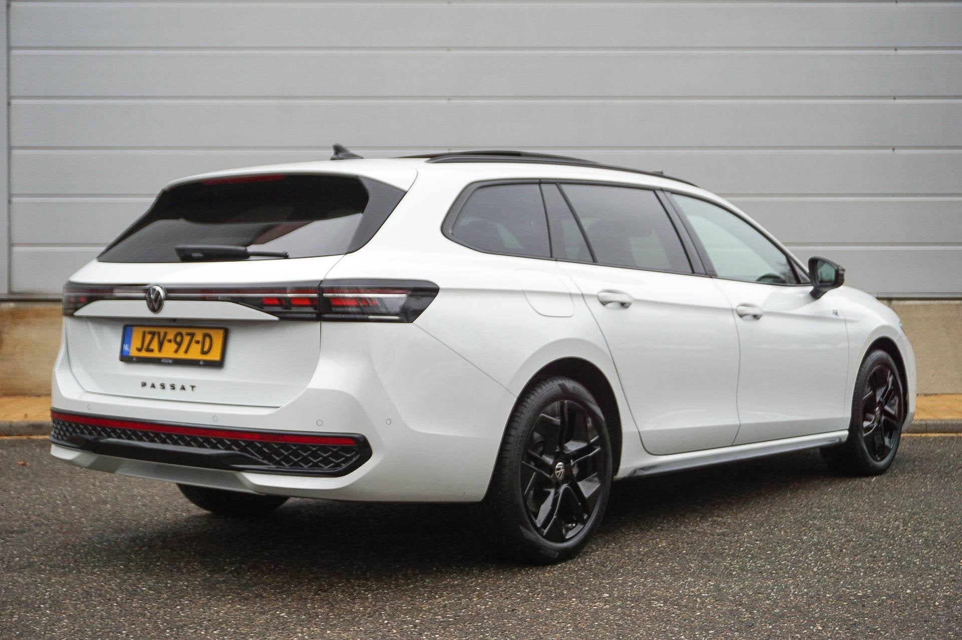 Volkswagen Passat Variant 1.5 eHybrid 272pk R-Line Edition |, 12 maanden, Stof, 4 cilinders, 150 min