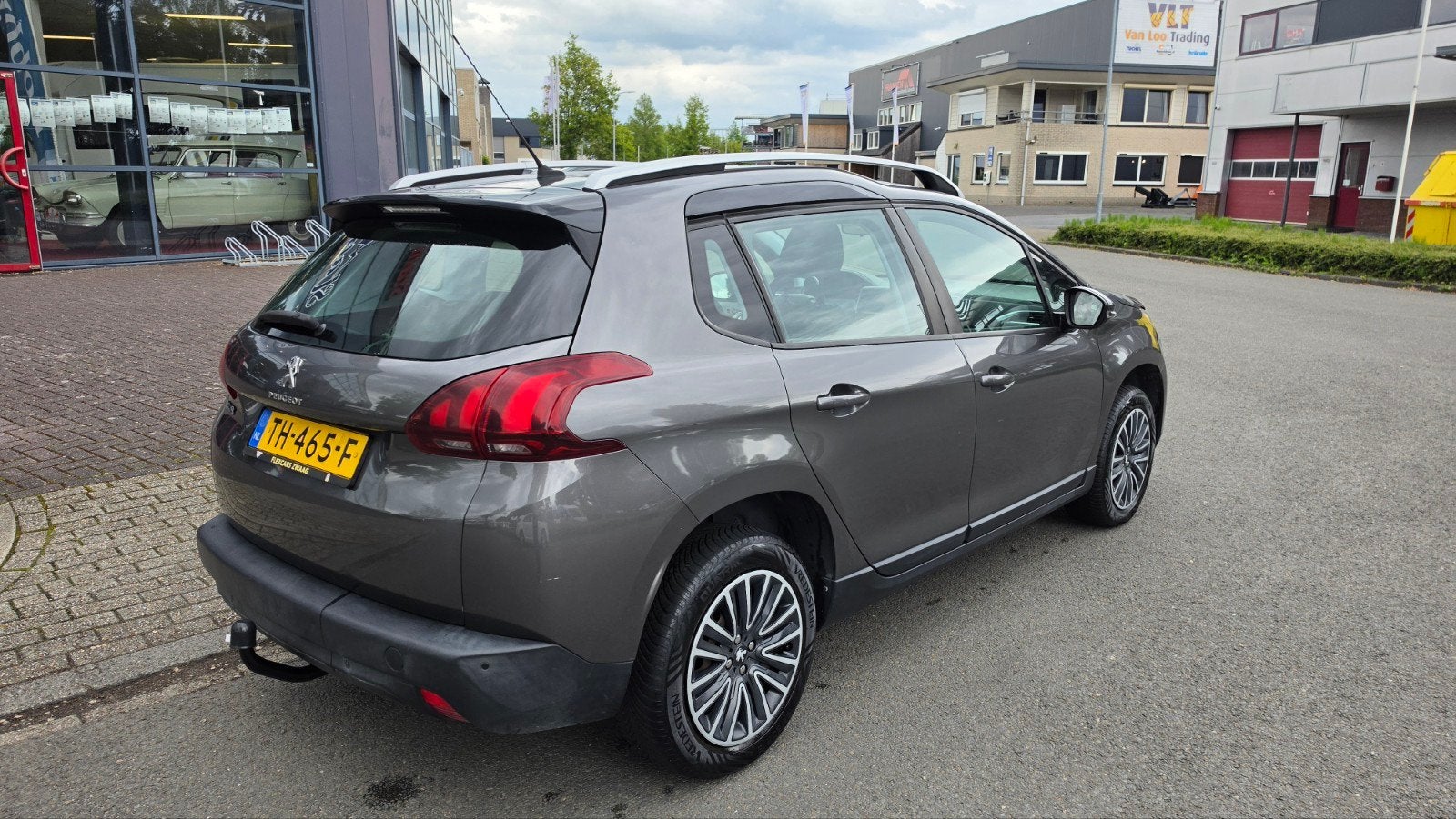 Peugeot 2008 1.2 VTI 81KW 2018 Grijs, Auto's, Peugeot, Voorwielaandrijving, Stof, 1250 kg, Zwart