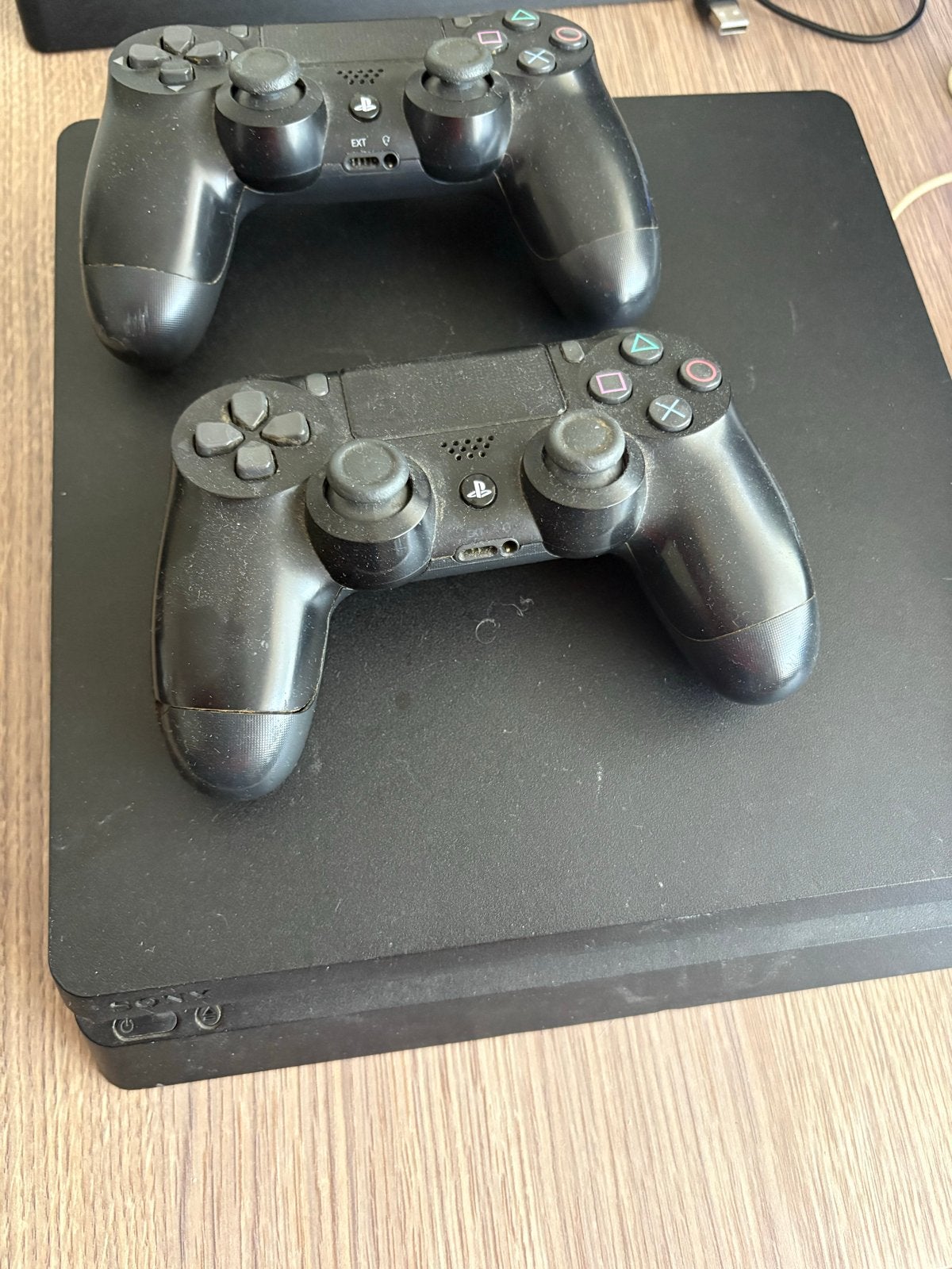 PlayStation 4 Slim met 2 controllers, Spelcomputers en Games, Spelcomputers | Sony PlayStation 4, Met 2 controllers, Ophalen of Verzenden
