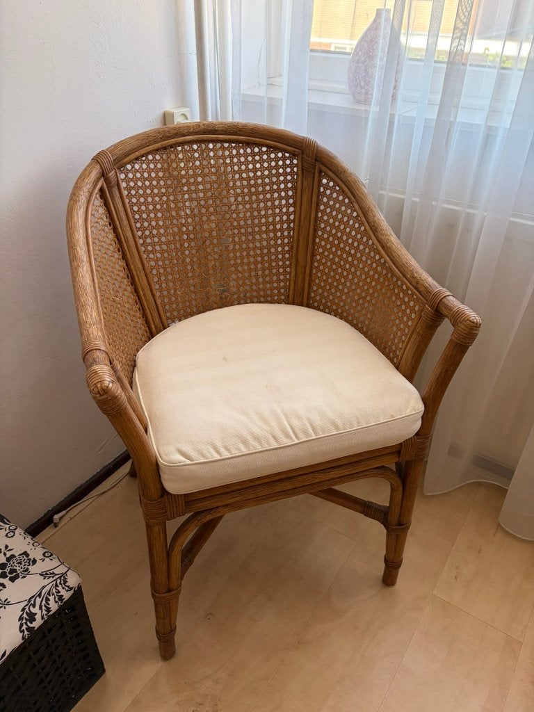 3 rotan stoelen met kussens en tafeltje, Ophalen, Gebruikt, Hout, Drie