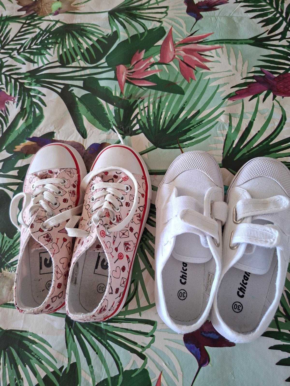2 paar sportschoenen maat 30 zgan, Kinderen en Baby's, Kinderkleding | Schoenen en Sokken, Ophalen of Verzenden, Zo goed als nieuw