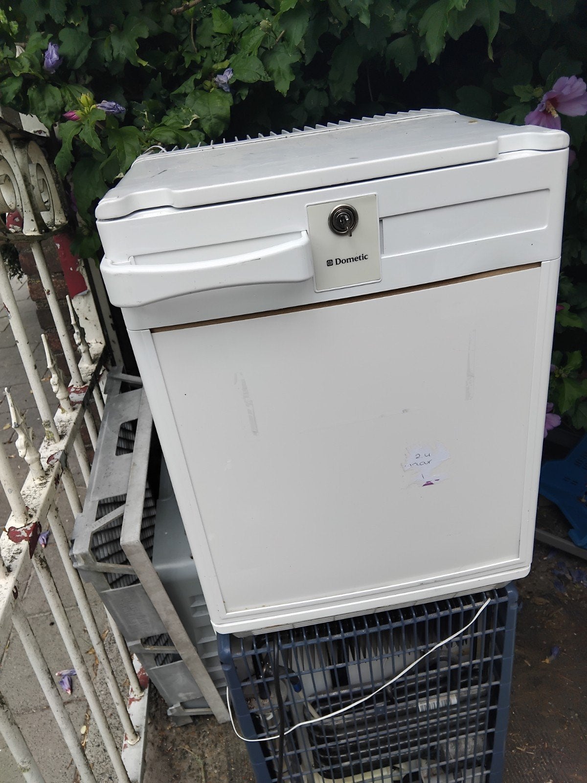 Dometic koelkast, ideaal voor camping of buiten, Ophalen, Minder dan 75 liter, Zonder vriesvak, Gebruikt