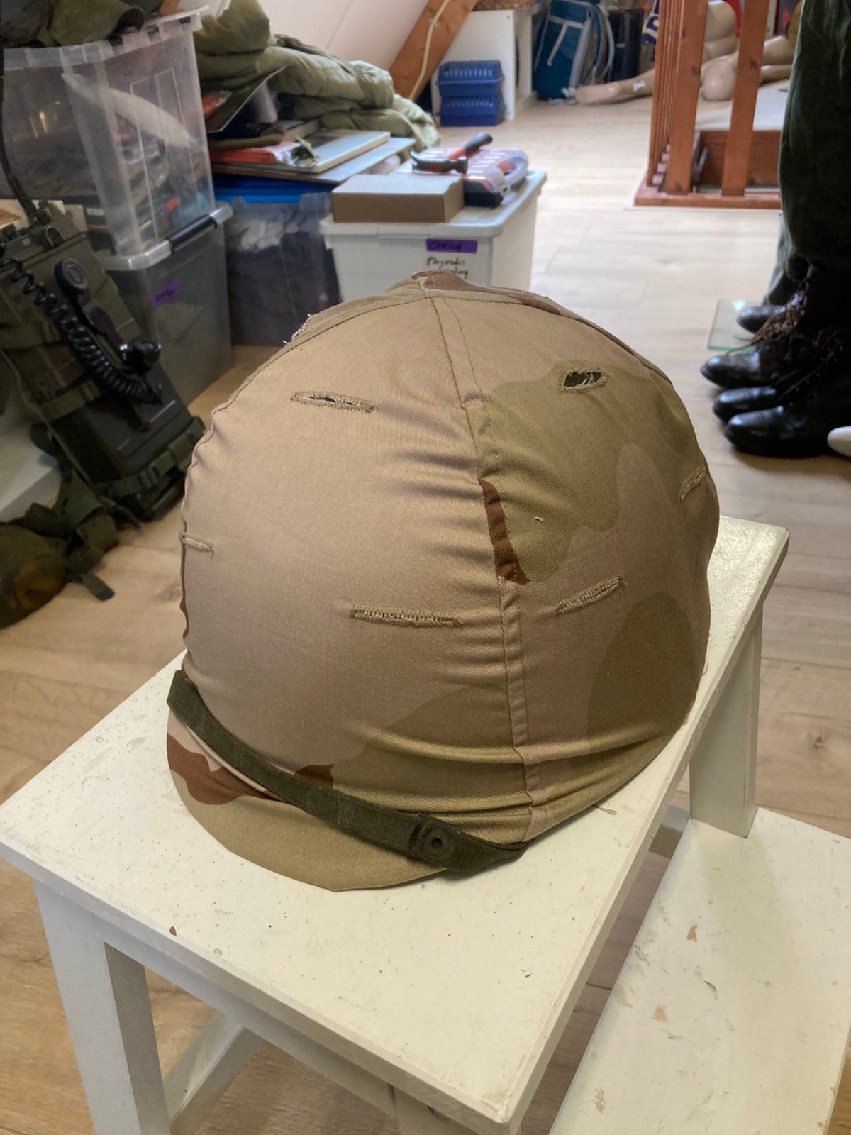 M53 helm met desert/woestijn helmovertrek, Verzamelen, Ophalen of Verzenden, Landmacht, Nederland, Helm of Baret
