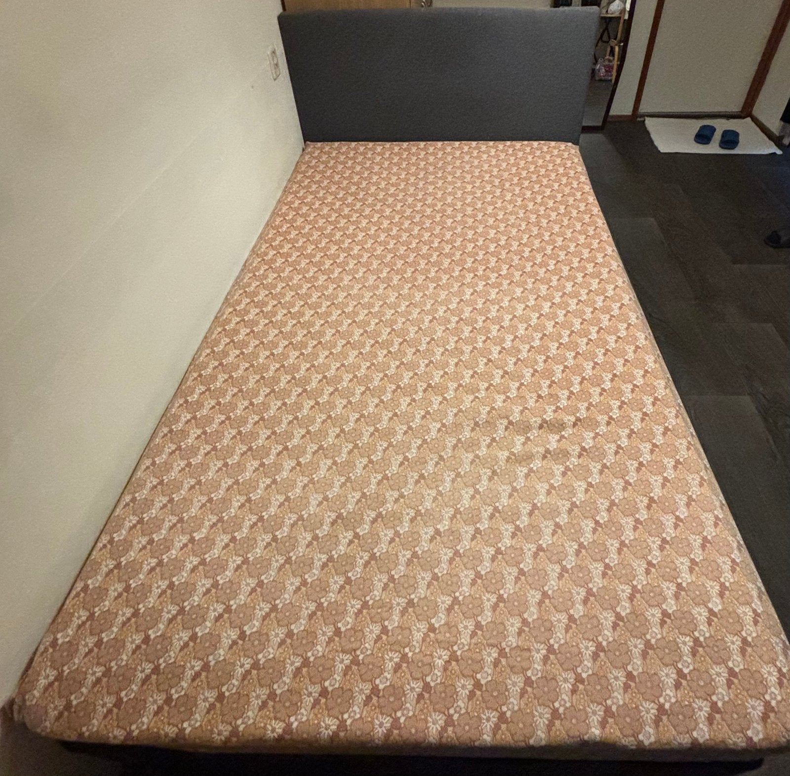 Bed + gratis matras, Ophalen