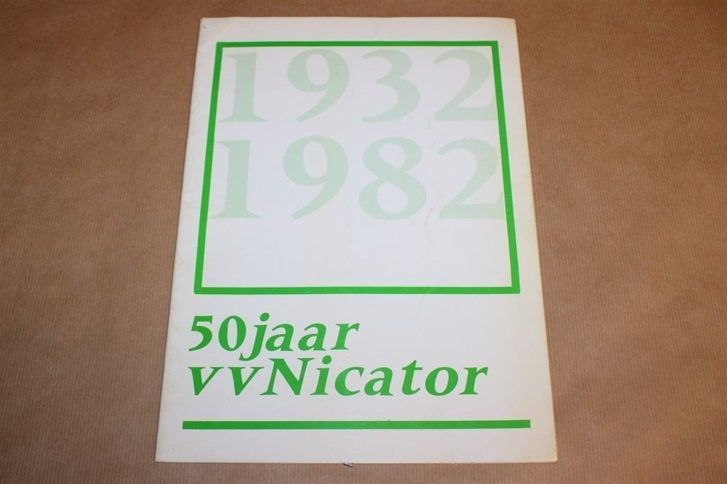 Gedenkboek - 50 jaar VV Nicator 1932-1982, Boeken, Geschiedenis | Stad en Regio, Ophalen of Verzenden, Zo goed als nieuw