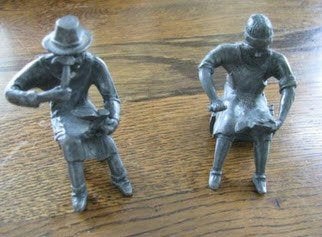 Tin Daalderop beeldje van schoenmaker, Antiek en Kunst, Antiek | Tin, Ophalen of Verzenden