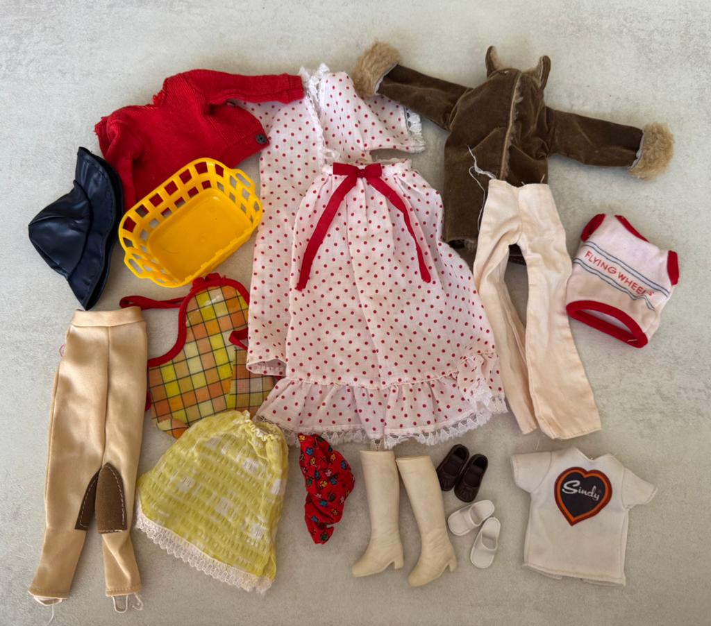 Sindy pedigree vintage van alles wat, Verzamelen, Ophalen of Verzenden, Gebruikt, Kleertjes