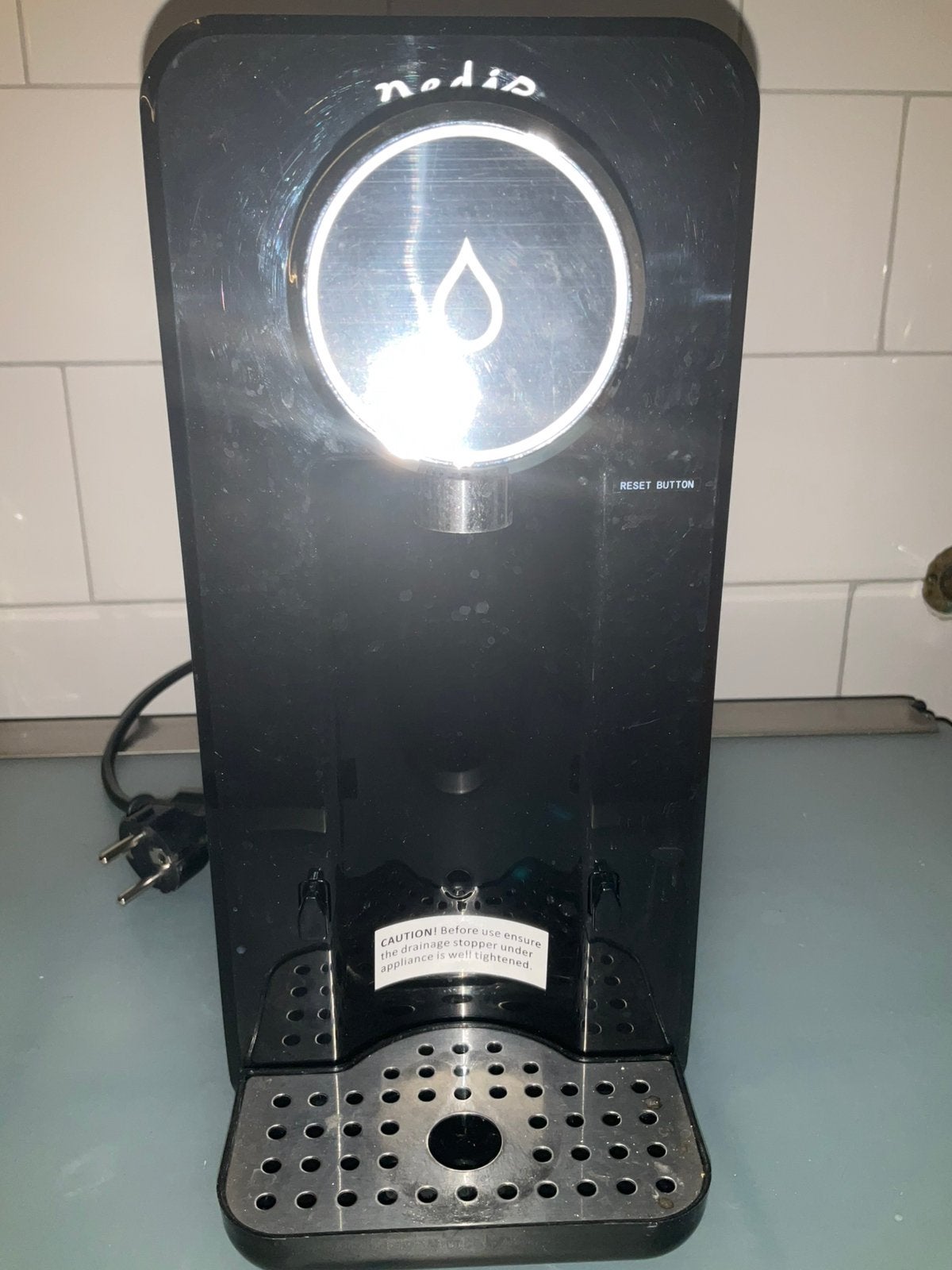 Nedis heetwaterdispenser – Thee zonder geduld!, 1 tot 2 liter, Ophalen, Zo goed als nieuw