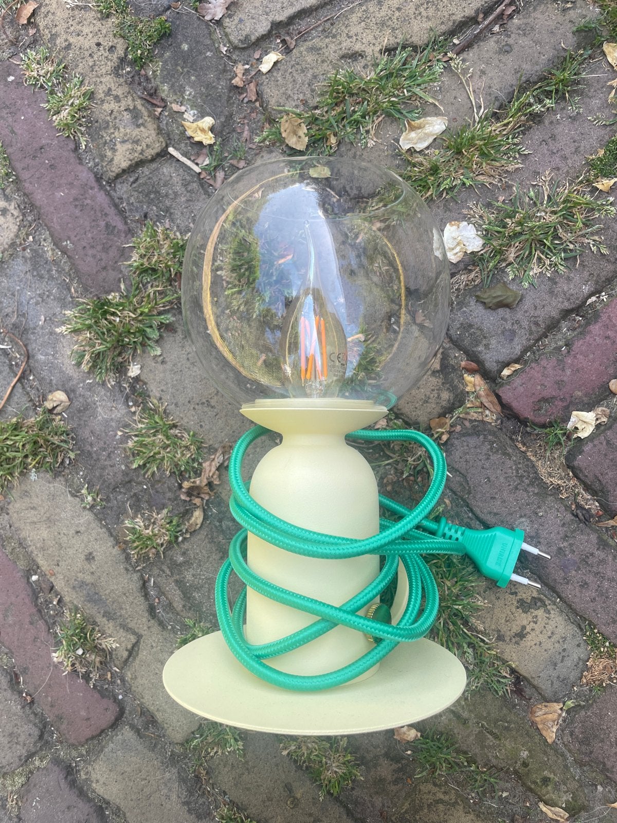 Moderne tafellamp met glazen bol en groen snoer, Ophalen, Meerkleurig, Nieuw, E27 (groot)
