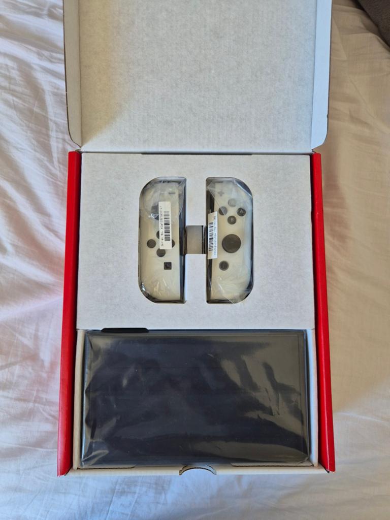 Nintendo Switch OLED - Zo goed als nieuw, ruilen mogelijk, Spelcomputers en Games, Spelcomputers | Nintendo Switch, Zo goed als nieuw