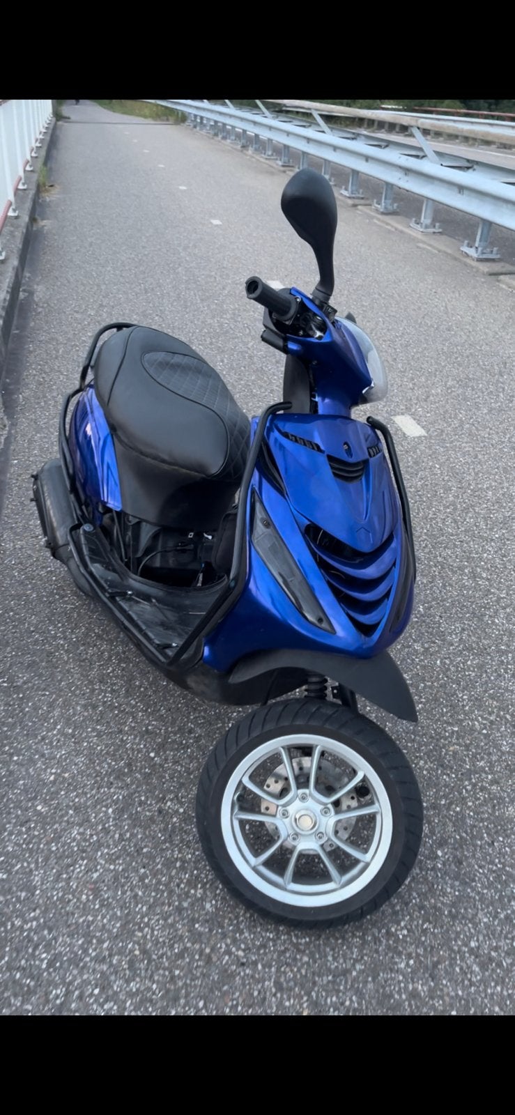 Zip 125cc brom, Fietsen en Brommers, Scooters | Piaggio, Ophalen, Zo goed als nieuw, Tweetakt, Zip