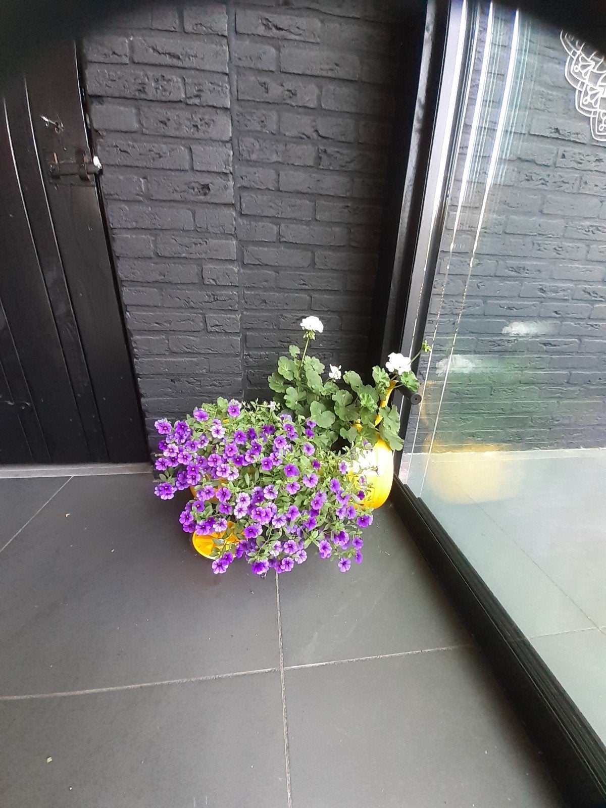 bloembak gemaakt van een compressor leuk voor in een mancave, Tuin en Terras, Ophalen, Gebruikt, Metaal, Minder dan 30 cm