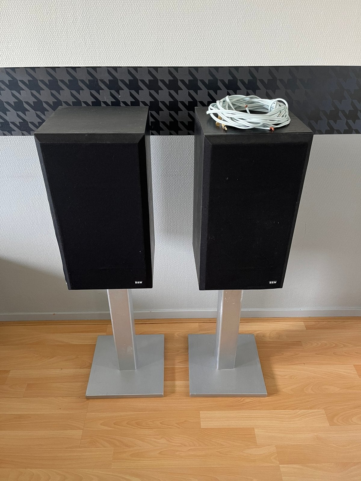 B en W dm110 luidsprekers, Ophalen, Inclusief standaarden, Gebruikt, Speakerset