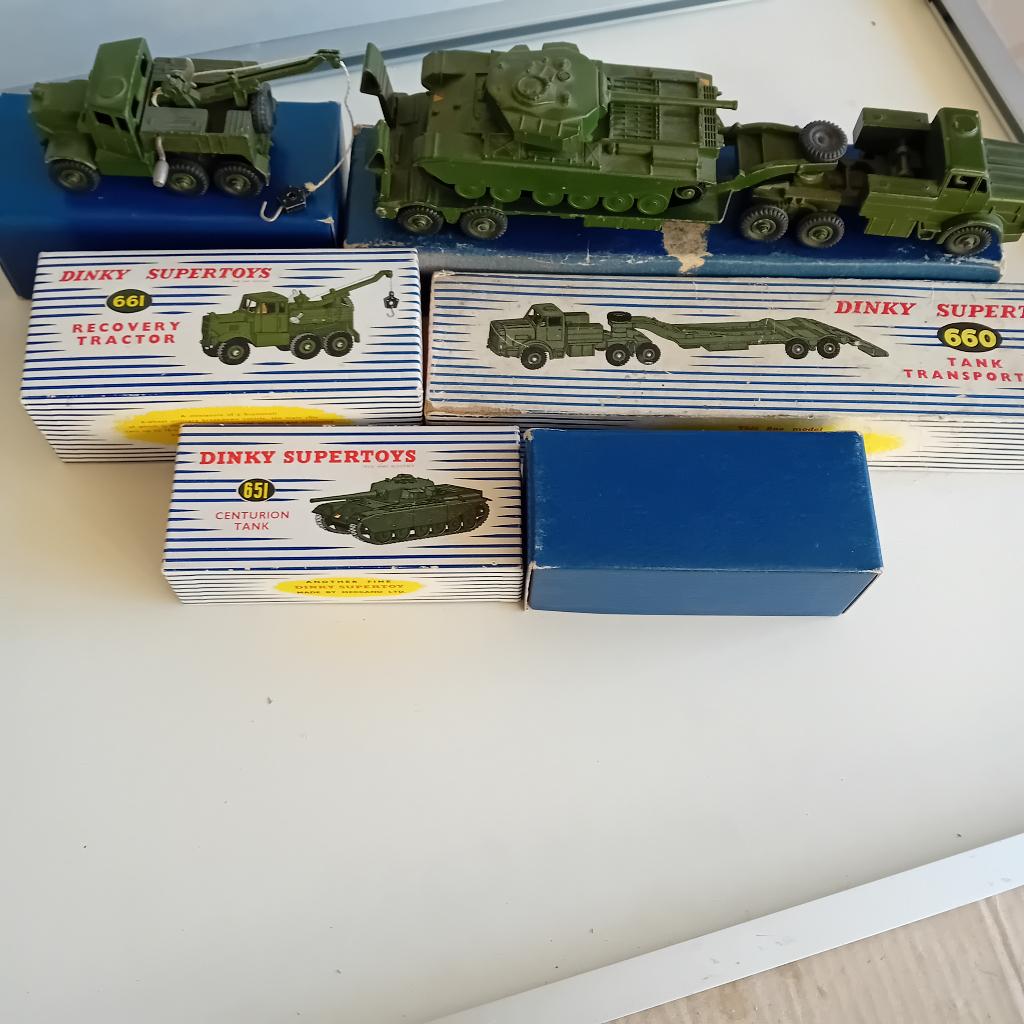 dinky toys legerwagens i doos, Verzenden, Zo goed als nieuw, Overige typen