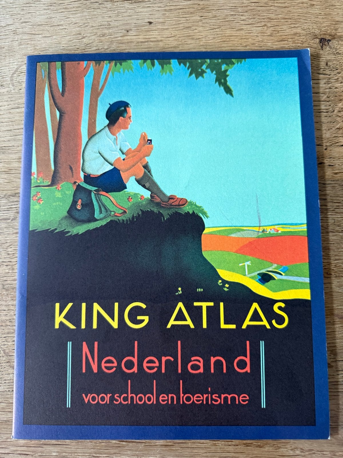 King Atlas Nederland: School en Toerisme (1981), Boeken, Atlassen en Landkaarten, Gelezen, Bosatlas, Ophalen of Verzenden, 1800 tot 2000
