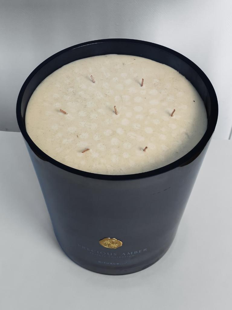 Geurkaars Rituals - Precious Amber XXXL  – (6000g), Huis en Inrichting, Woonaccessoires | Kandelaars en Kaarsen, Ophalen, Overige materialen